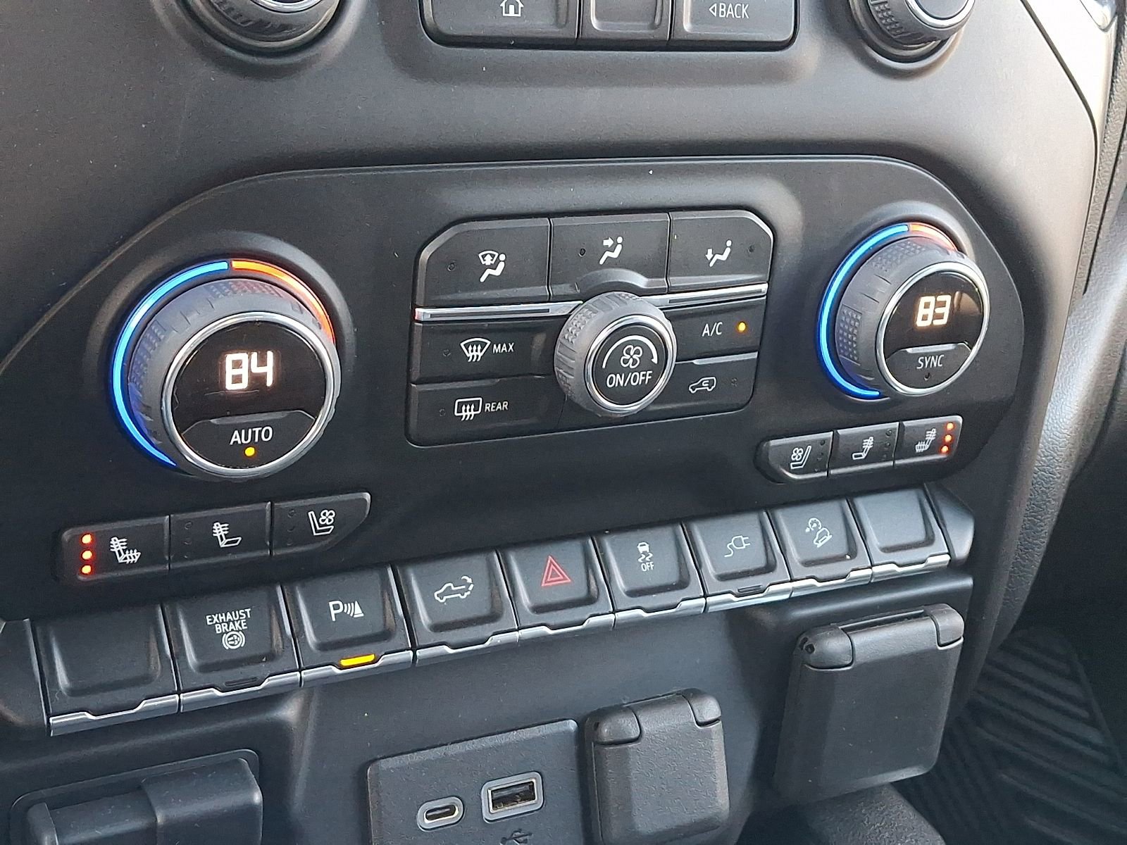 Used 2022 Chevrolet Silverado 2500 LTZ w/ LTZ Plus Package image 15
