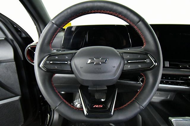 Used 2025 Chevrolet Equinox RS w/ Safety and Technology Package image 2