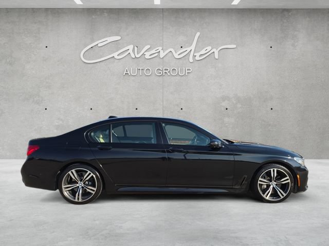Used 2017 BMW 750i RWD image 17