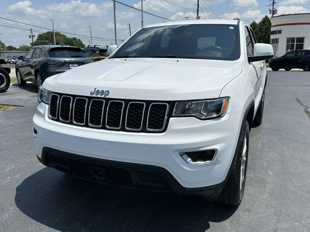 Used 2021 Jeep Grand Cherokee Laredo X AWD/4WD image 9