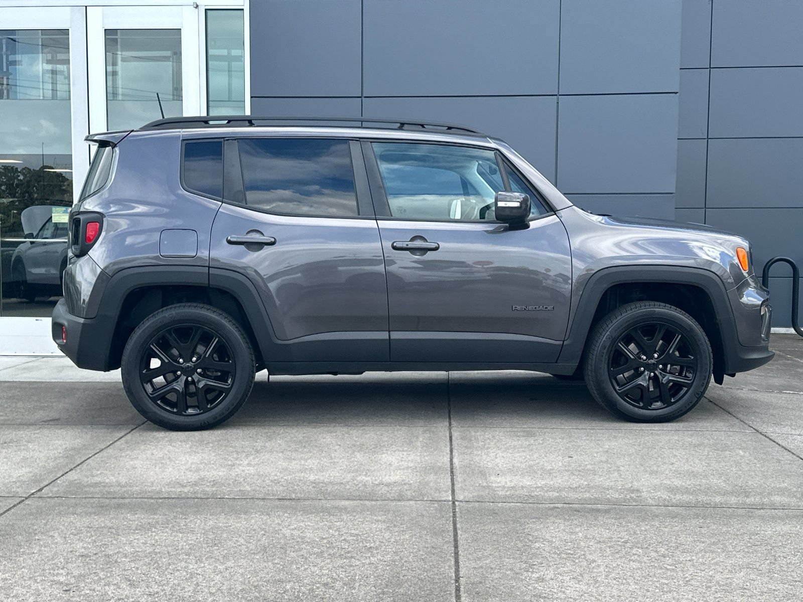 Used 2019 Jeep Renegade Altitude w/ Quick Order Package 2XM AWD/4WD image 2