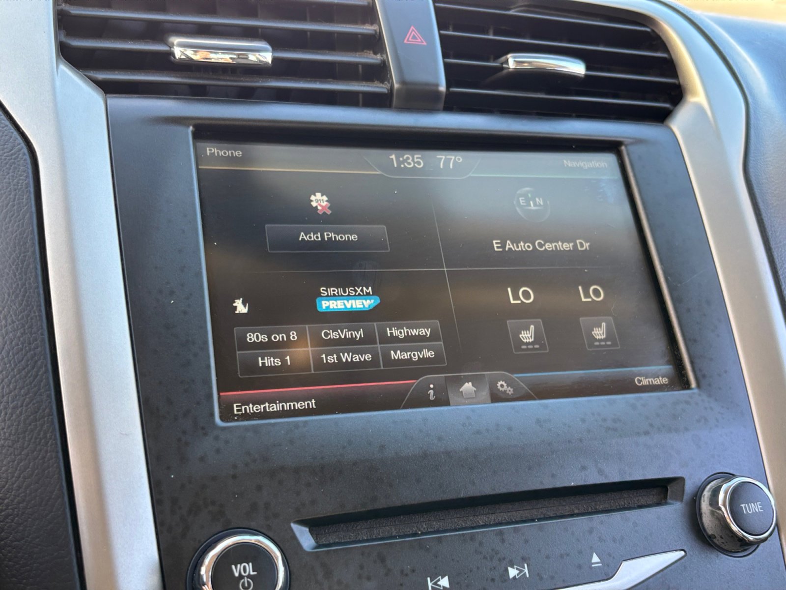 Used 2015 Ford Fusion SE w/ Equipment Group 202A image 26