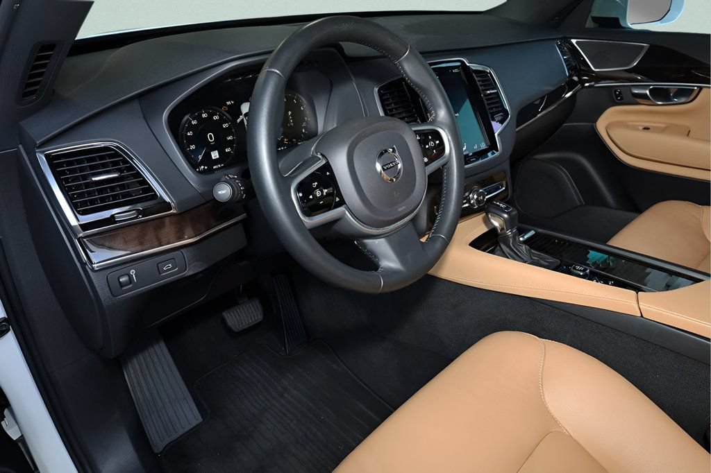 Used 2018 Volvo XC90 T6 Momentum w/ Convenience Package AWD/4WD image 25