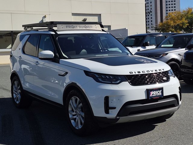 Used 2017 Land Rover Discovery HSE AWD/4WD image 3