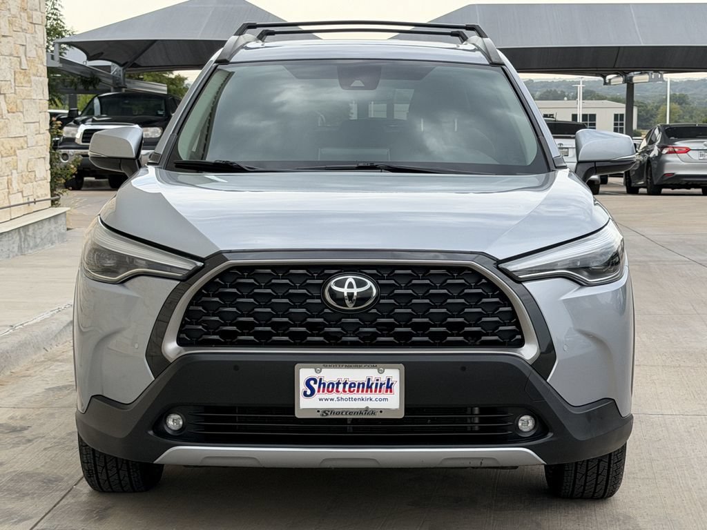 Used 2022 Toyota Corolla Cross XLE w/ Convenience Package FWD image 7
