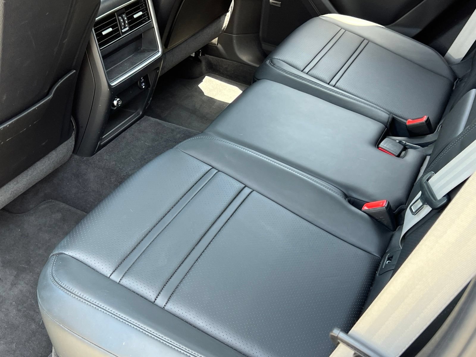 Certified 2022 Porsche Cayenne Platinum Edition AWD/4WD image 20