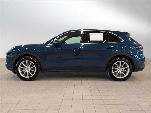 Used 2025 Porsche Cayenne AWD/4WD image 2