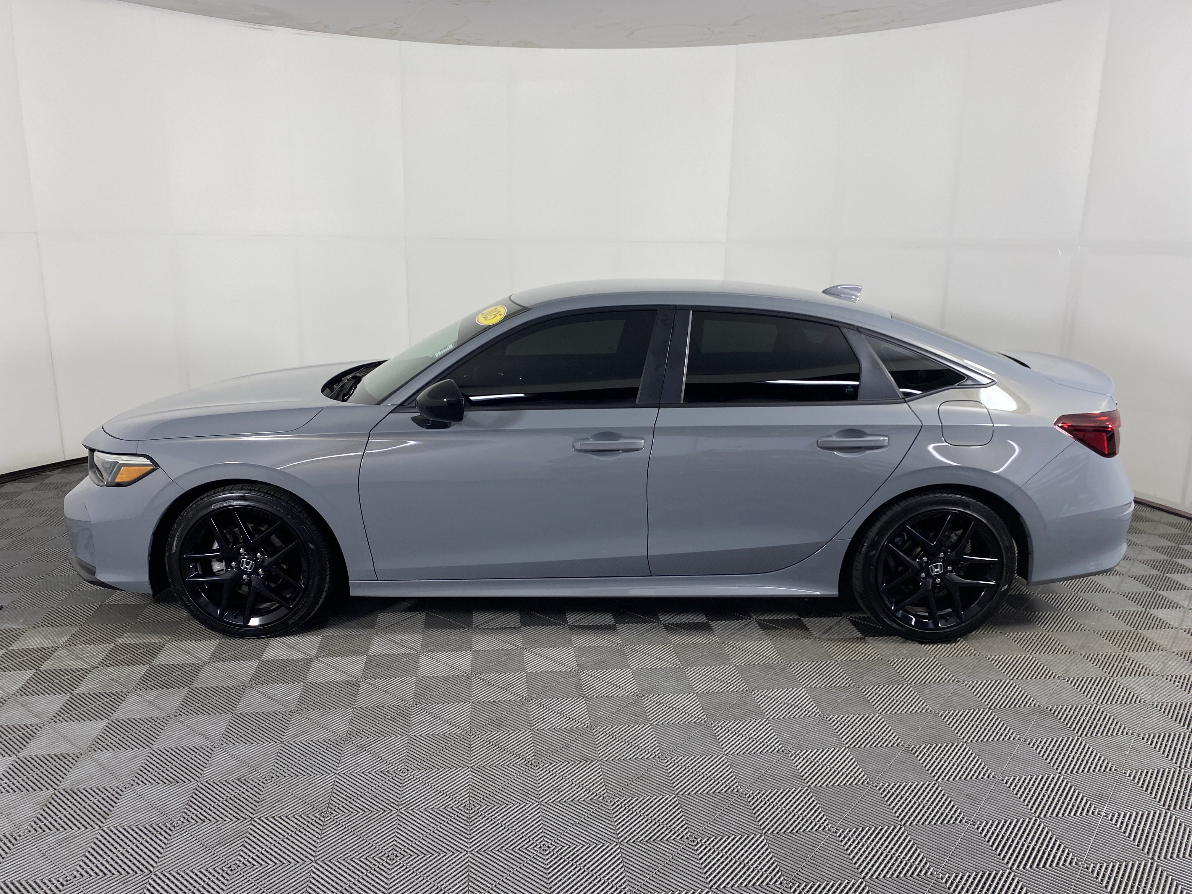 Used 2025 Honda Civic Sport image 9