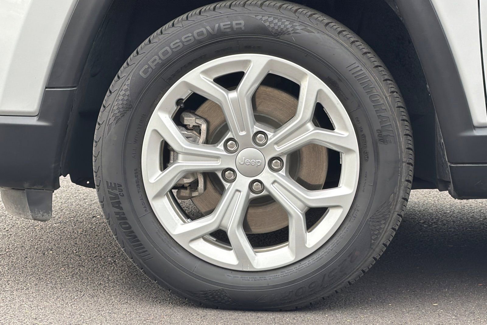 Used 2024 Jeep Compass Latitude image 25