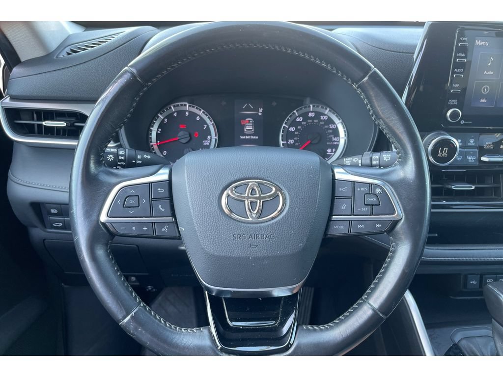 Used 2021 Toyota Highlander LE FWD image 35