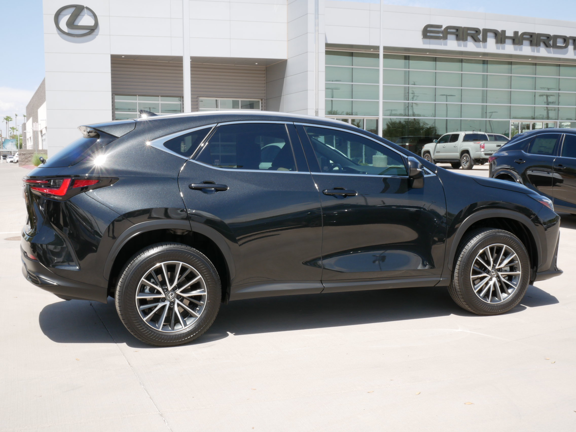 Used 2024 Lexus NX 350h AWD image 11