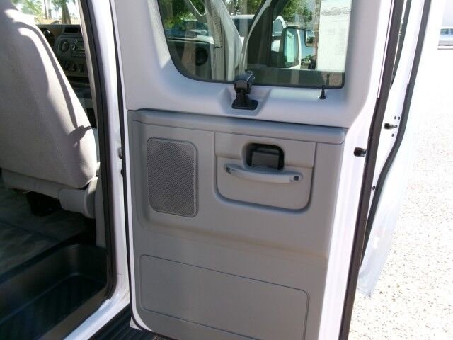 Used 2013 Ford E-350 and Econoline 350 XLT RWD image 17