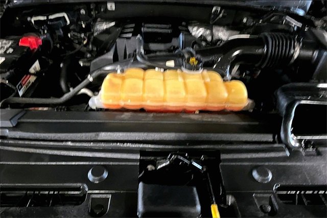 Used 2015 Ford F150 XLT w/ Equipment Group 302A Luxury image 9