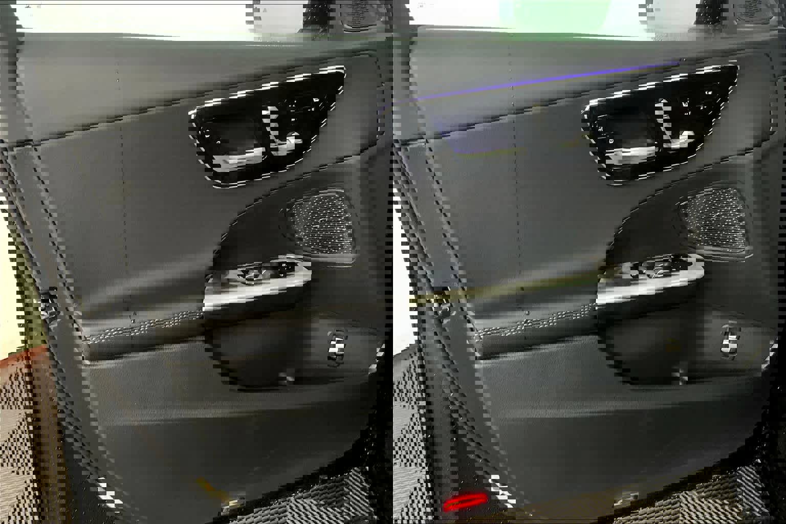 New 2025 Mercedes-Benz C 300 4MATIC Sedan image 12