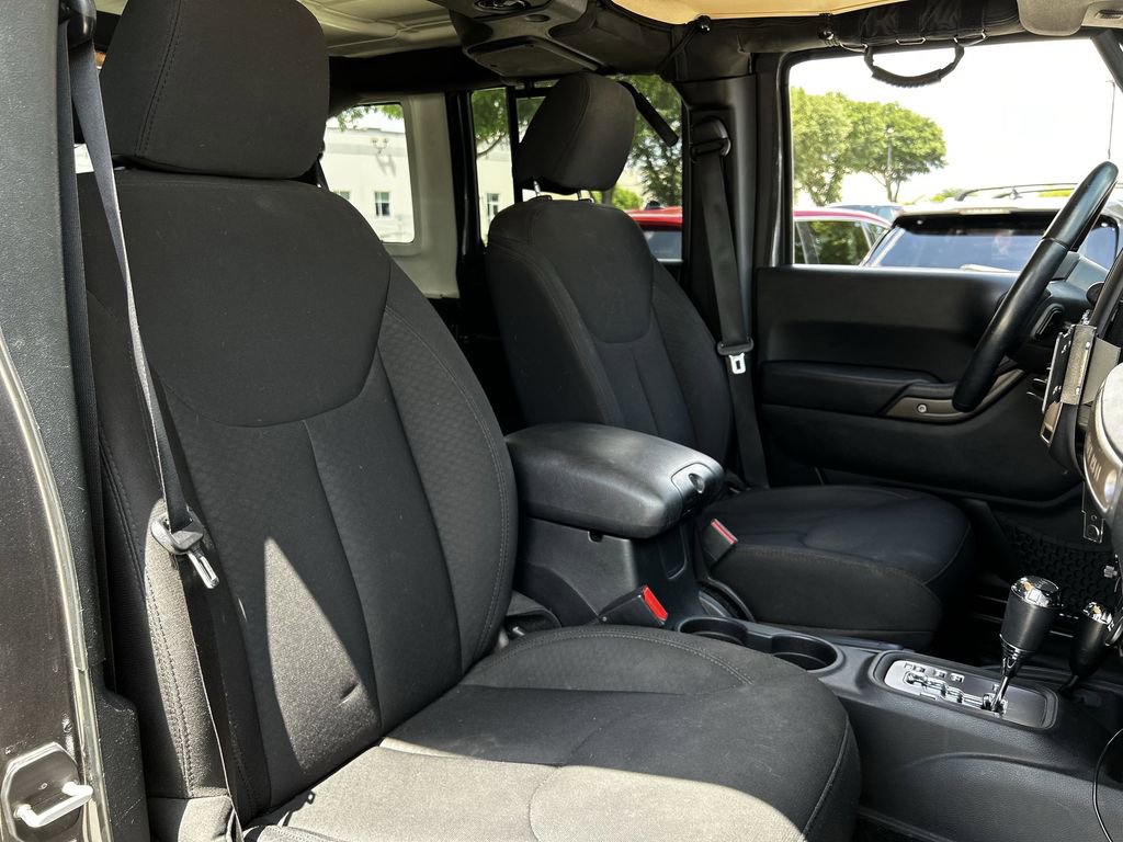 Used 2017 Jeep Wrangler Unlimited Sport w/ Quick Order Package 24S AWD/4WD image 26