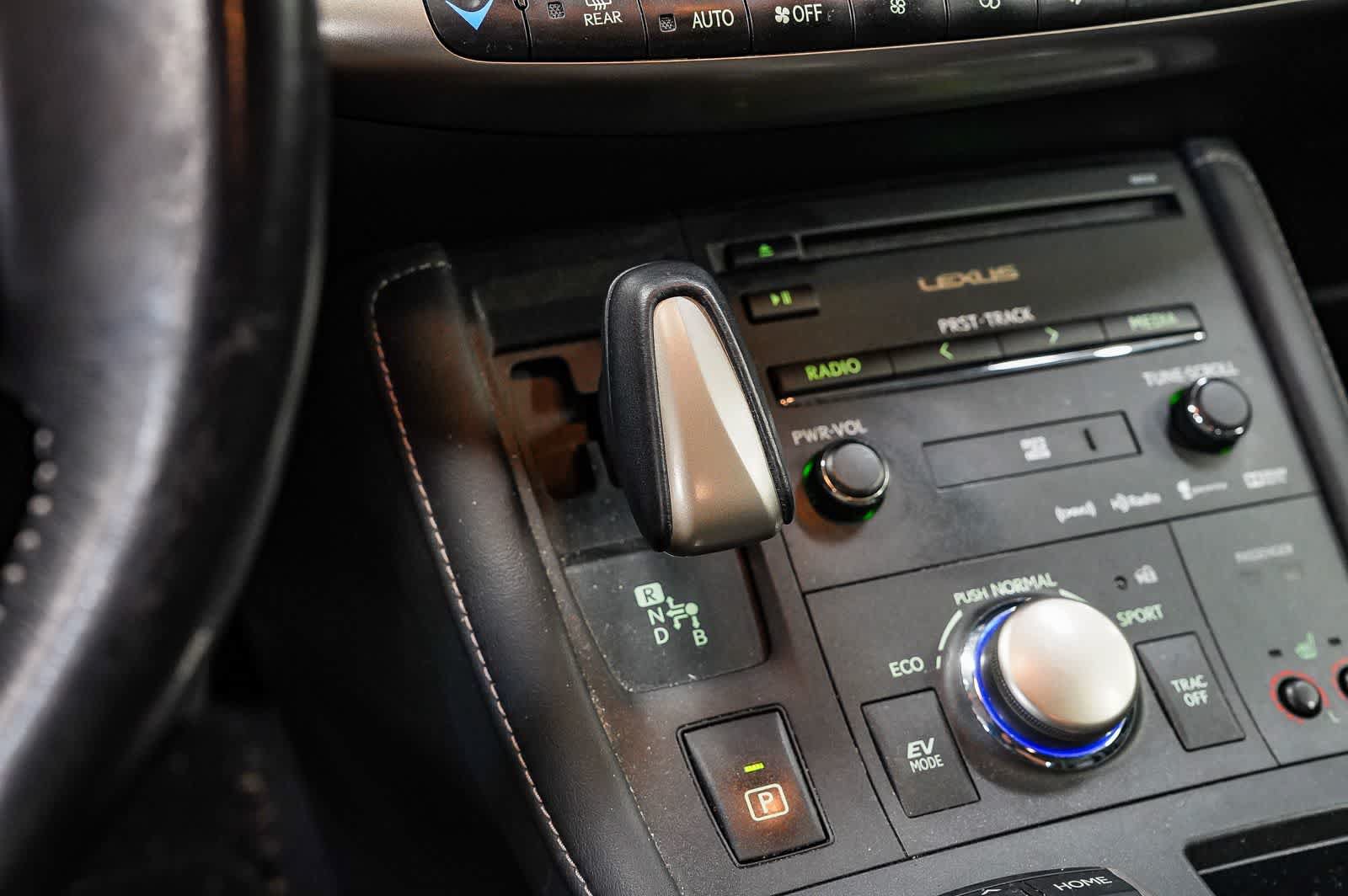 Used 2015 Lexus CT 200h w/ Navigation Package FWD image 24