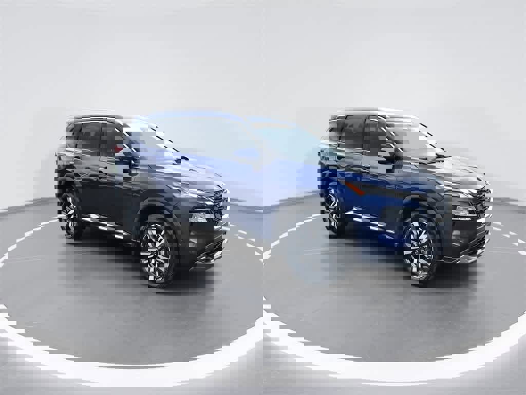Used 2023 Nissan Rogue SL w/ SL Premium Package image 2