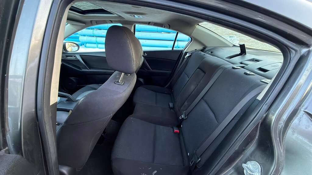 Used 2010 MAZDA MAZDA3 i Touring image 17