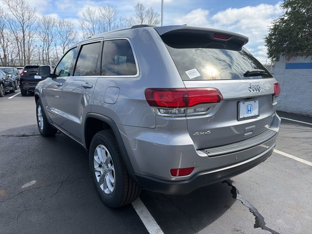 Used 2021 Jeep Grand Cherokee Laredo image 3