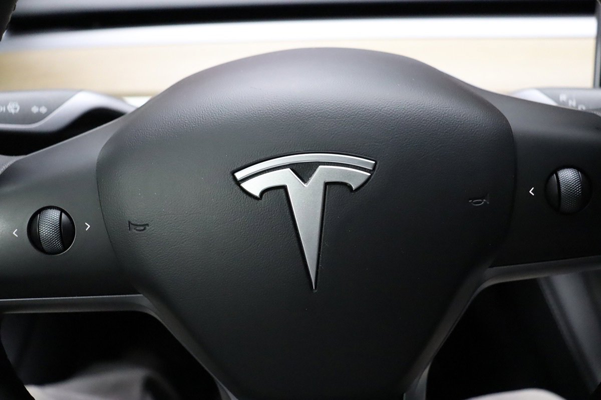 Used 2022 Tesla Model 3 Standard Range image 25
