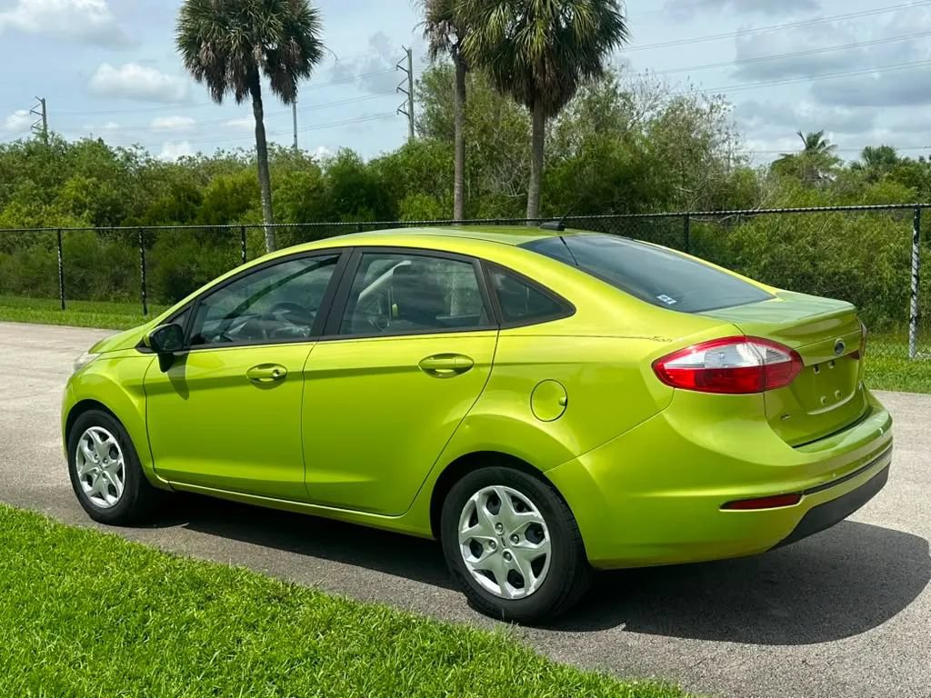 Used 2012 Ford Fiesta SE FWD image 6