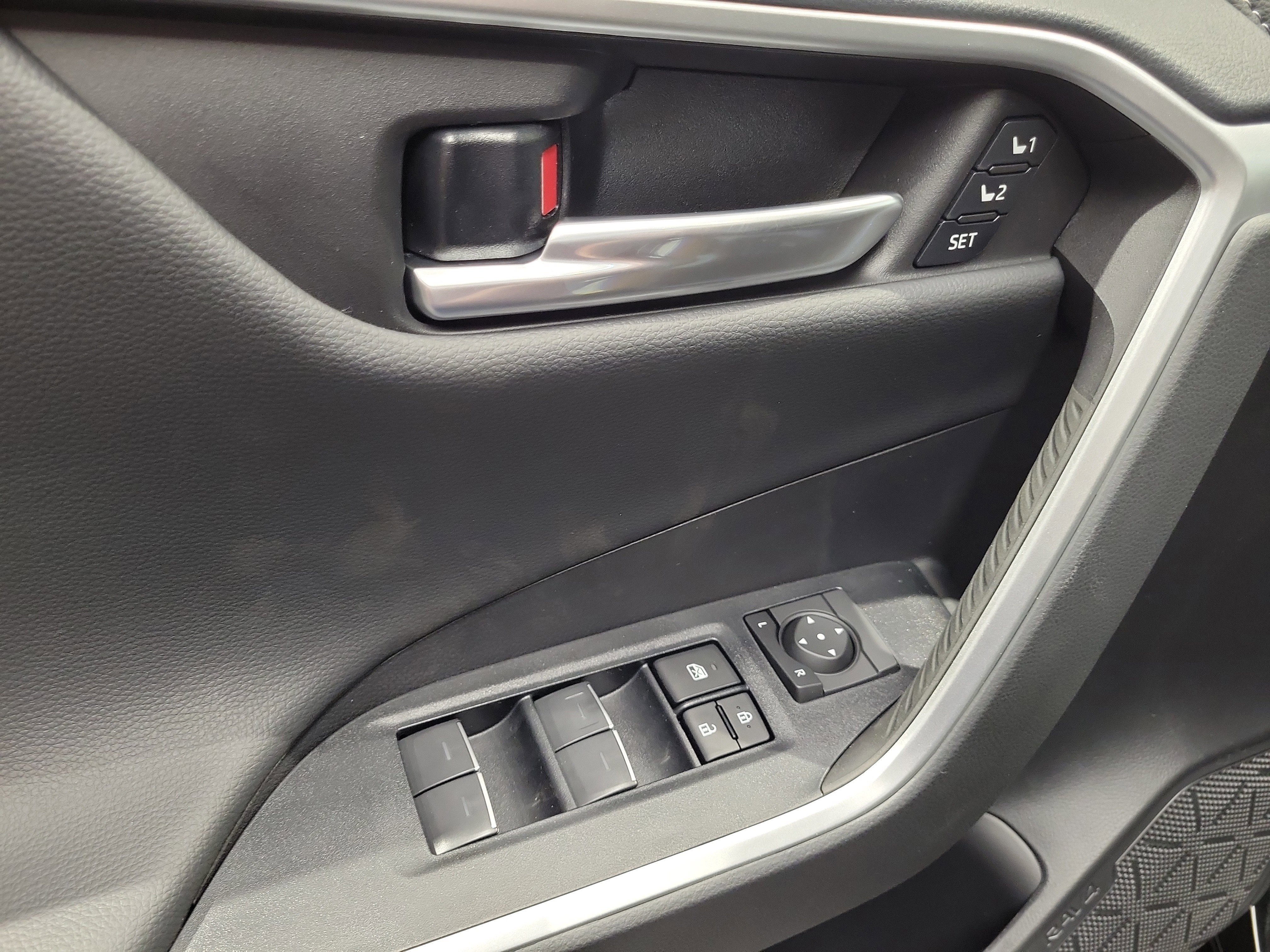 Certified 2025 Toyota RAV4 Limited image 18