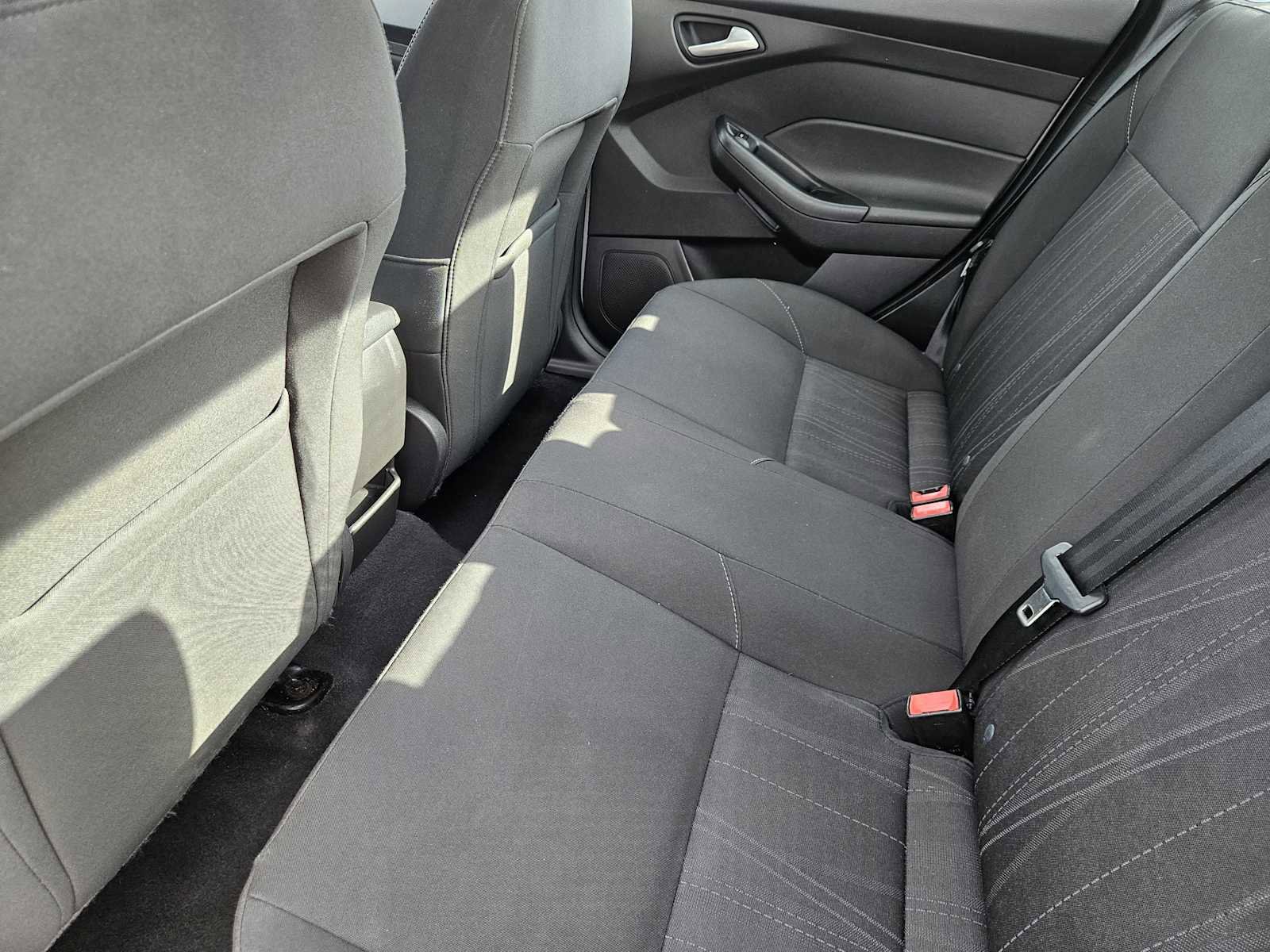 Used 2016 Ford Focus SE image 28