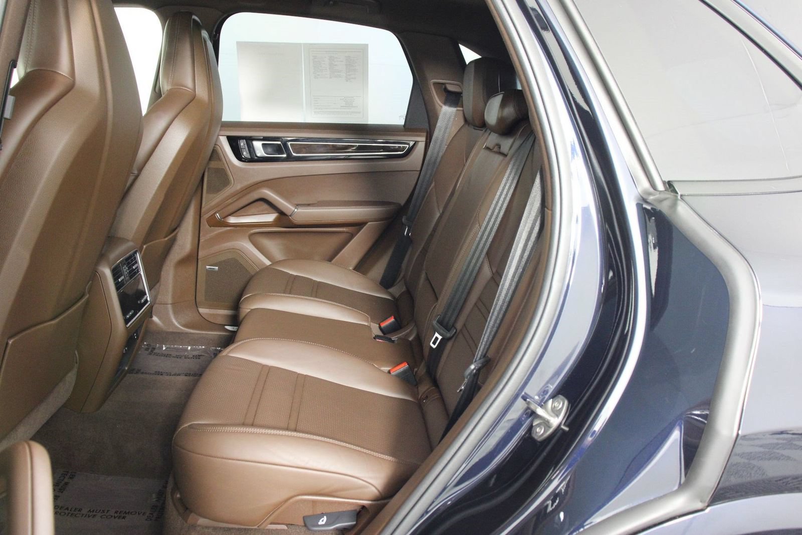 Certified 2023 Porsche Cayenne S AWD/4WD image 33