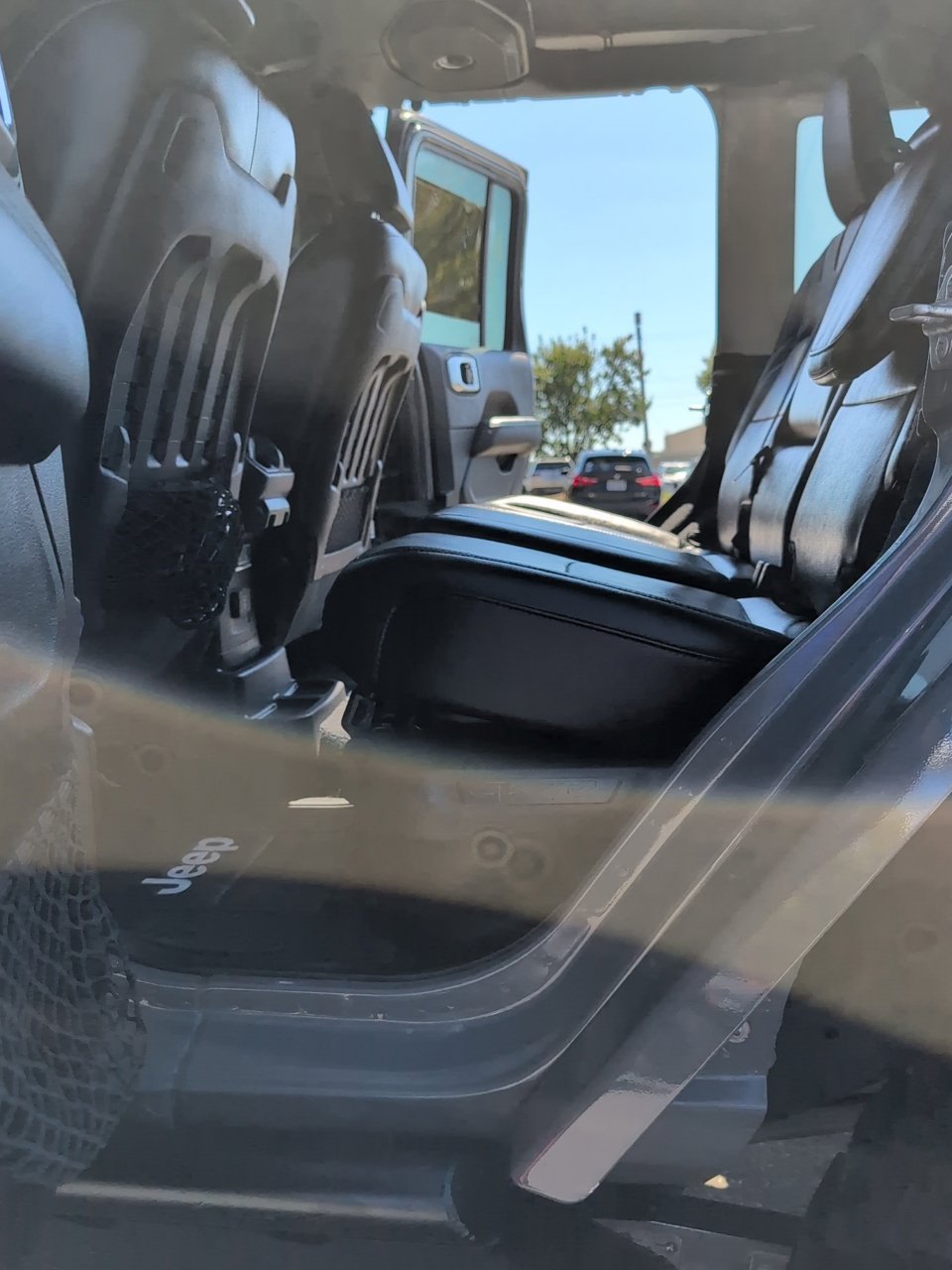 Used 2023 Jeep Wrangler Unlimited Rubicon 4xe w/ Cold Weather Group AWD/4WD image 21