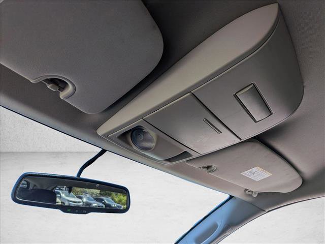 Used 2018 Dodge Grand Caravan SE w/ UConnect Hands-Free Group image 19