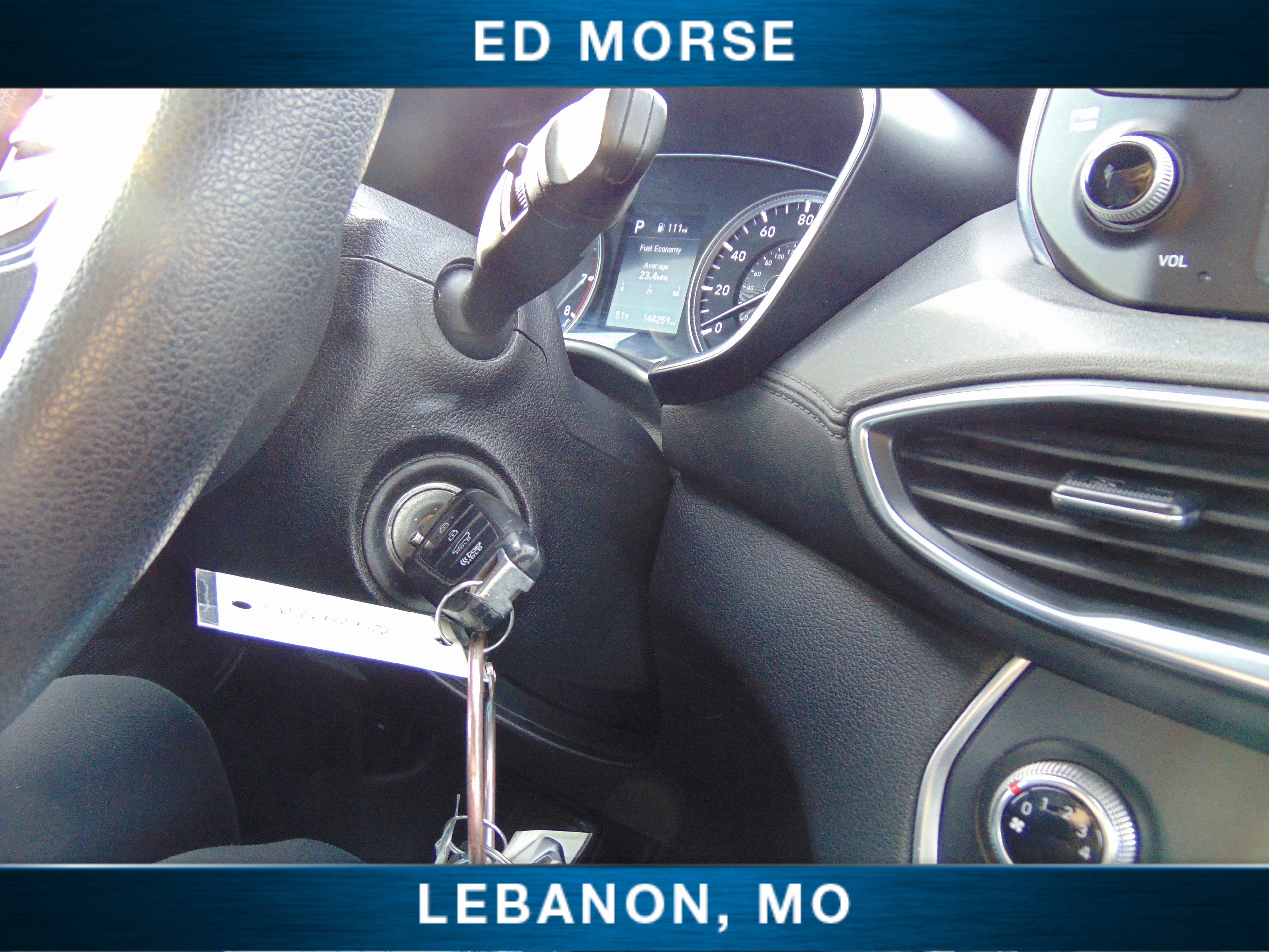 Used 2019 Hyundai Santa Fe SE image 24