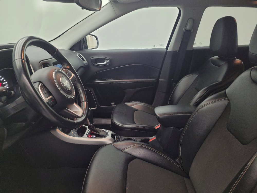 Used 2020 Jeep Compass Latitude w/ Cold Weather Group AWD/4WD image 17
