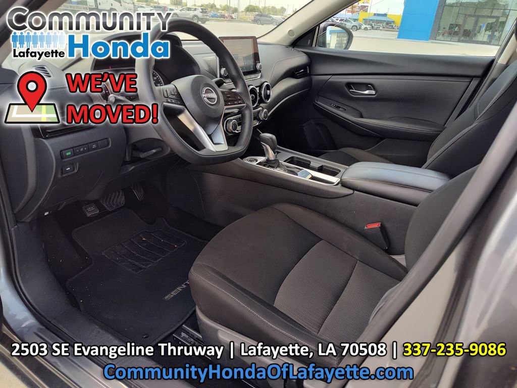 Used 2024 Nissan Sentra SV FWD image 2