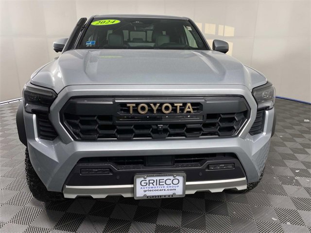 Used 2024 Toyota Tacoma Trailhunter image 3