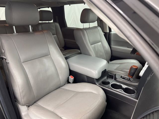 Used 2019 Toyota Sequoia Platinum image 26