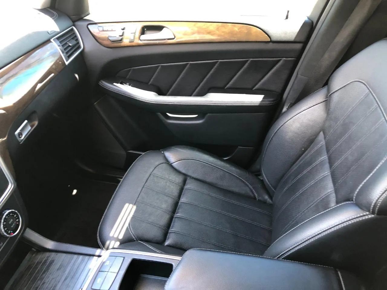 Used 2015 Mercedes-Benz GL 450 4MATIC image 34