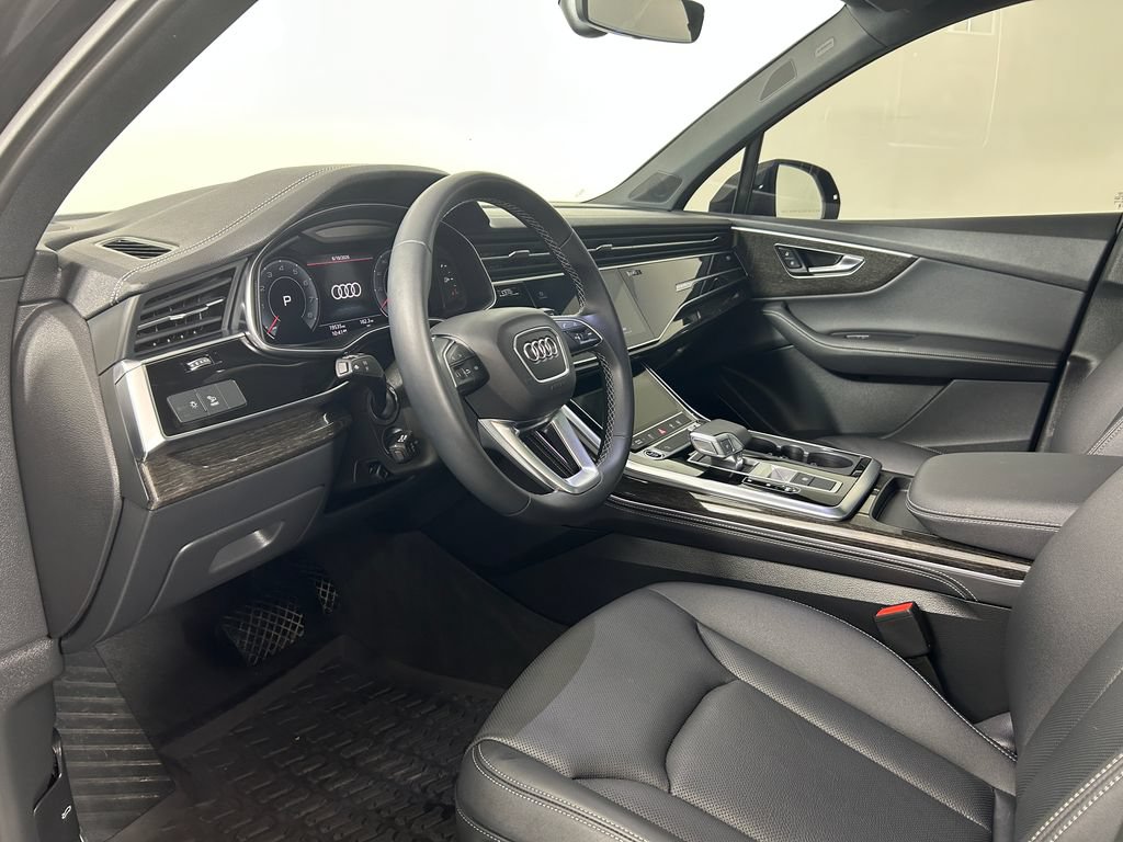 Used 2025 Audi Q7 3.0T Premium Plus AWD/4WD image 4
