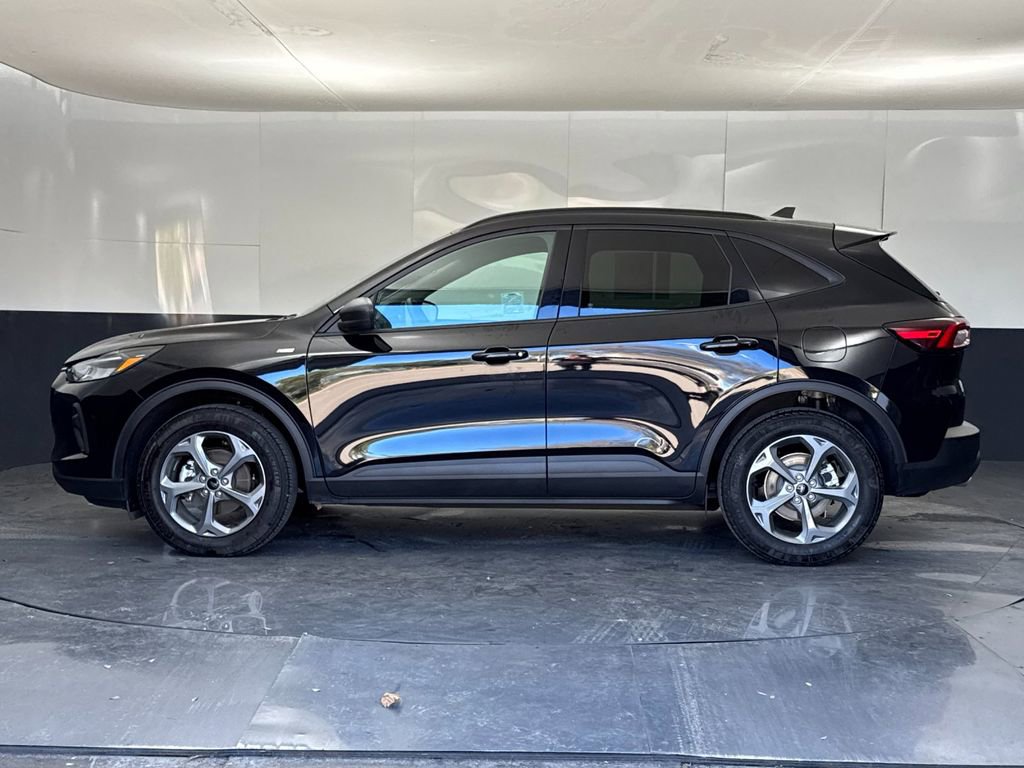 Used 2025 Ford Escape ST-Line image 6