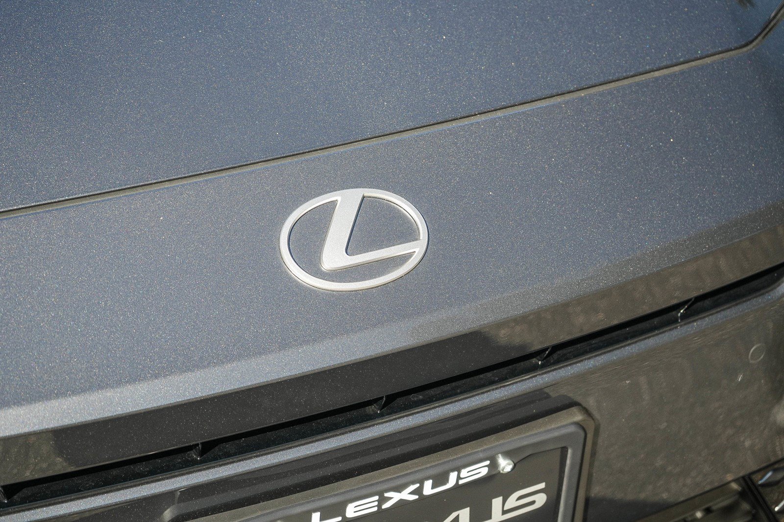 New 2026 Lexus ES 350h AWD w/ Cold Area Package image 9