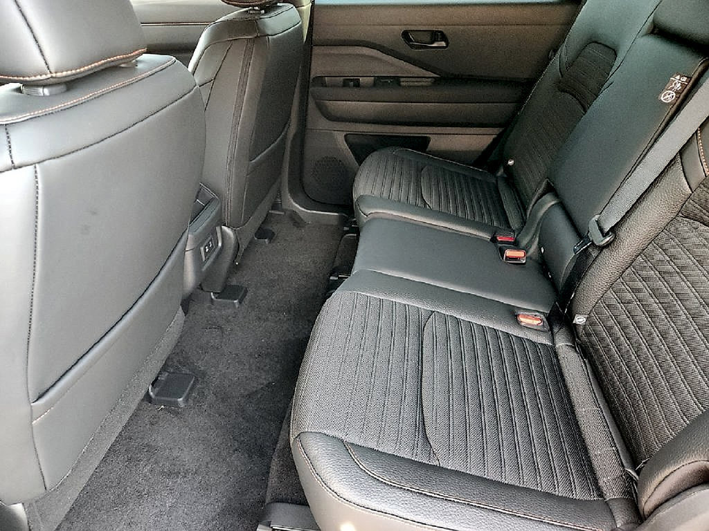 New 2026 Nissan Pathfinder Rock Creek AWD/4WD image 35