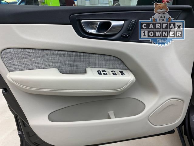 Used 2022 Volvo XC60 B5 Momentum image 25