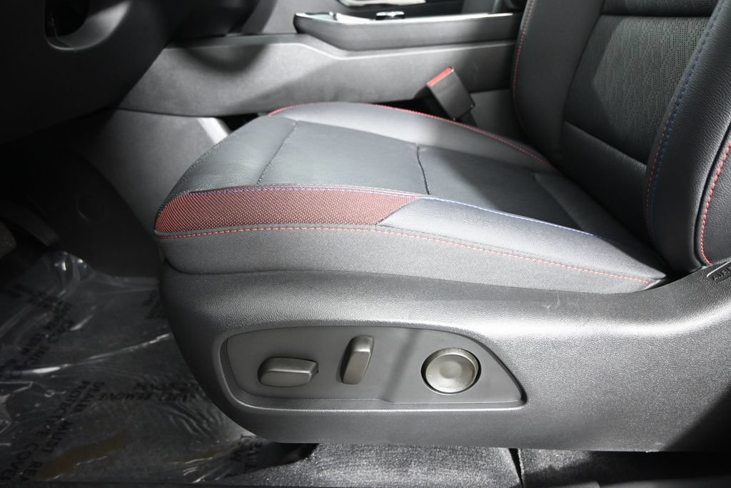Used 2025 Chevrolet Equinox RS w/ Safety and Technology Package AWD/4WD image 22