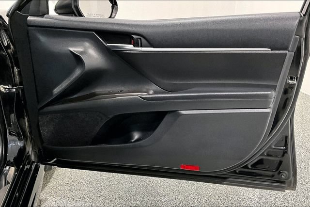 Used 2022 Toyota Camry SE FWD image 33