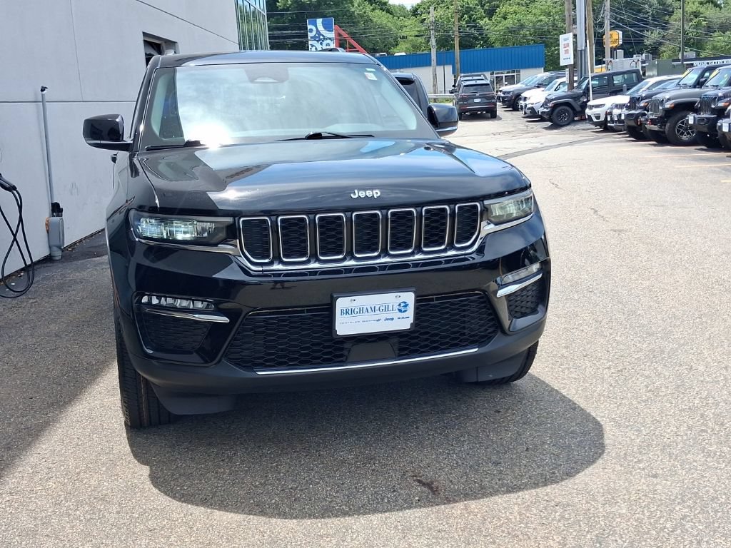 Certified 2023 Jeep Grand Cherokee Limited AWD/4WD image 3