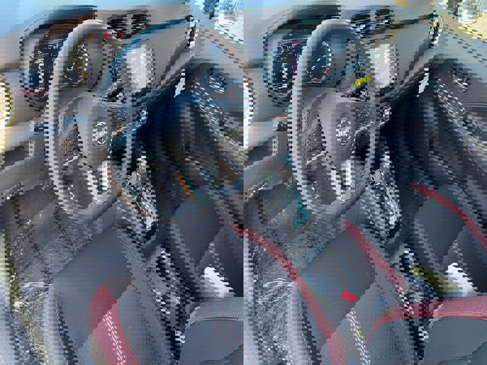 New 2025 Nissan Versa SR w/ Trunk Package image 18