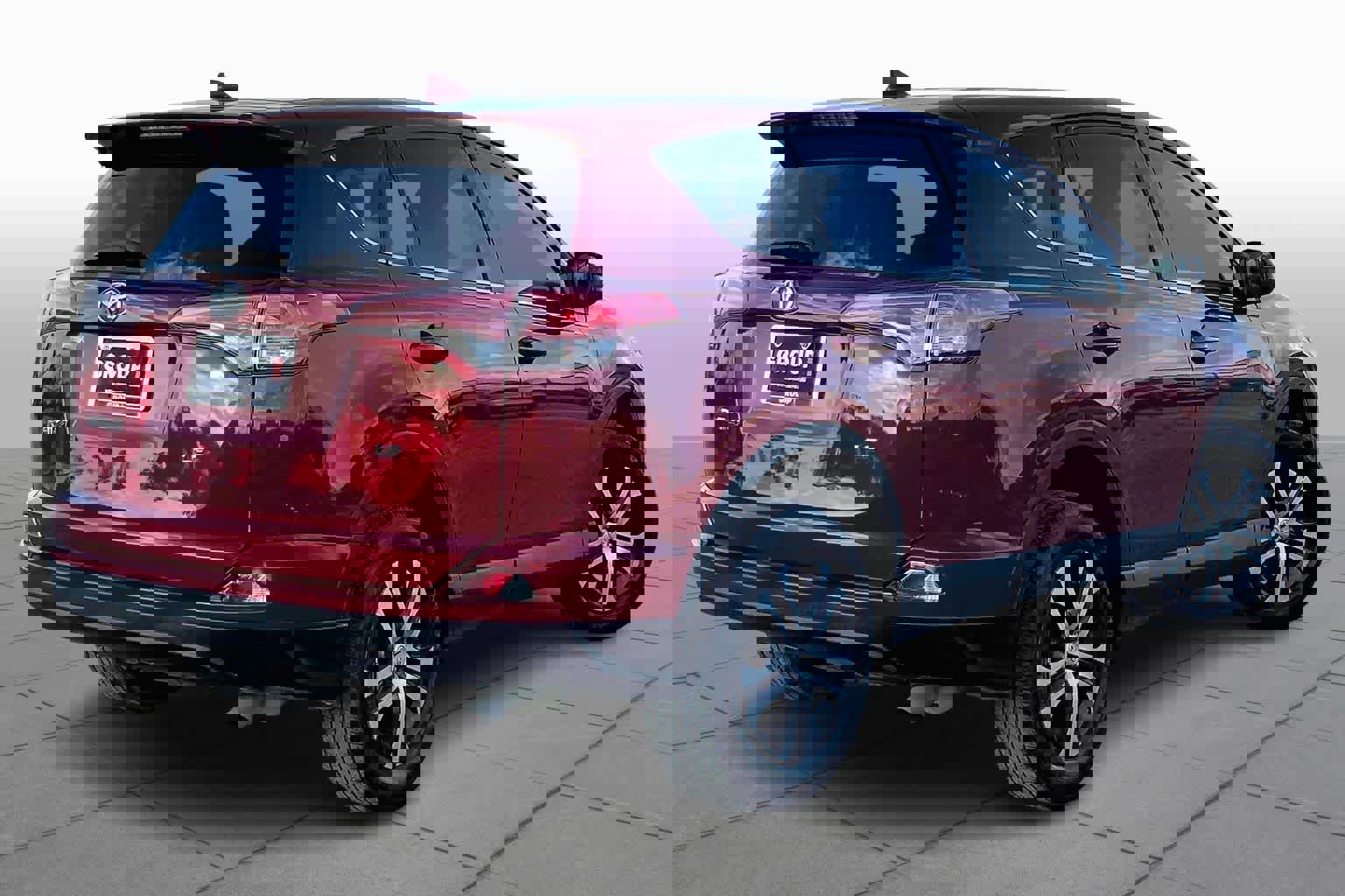 Used 2018 Toyota RAV4 LE image 12