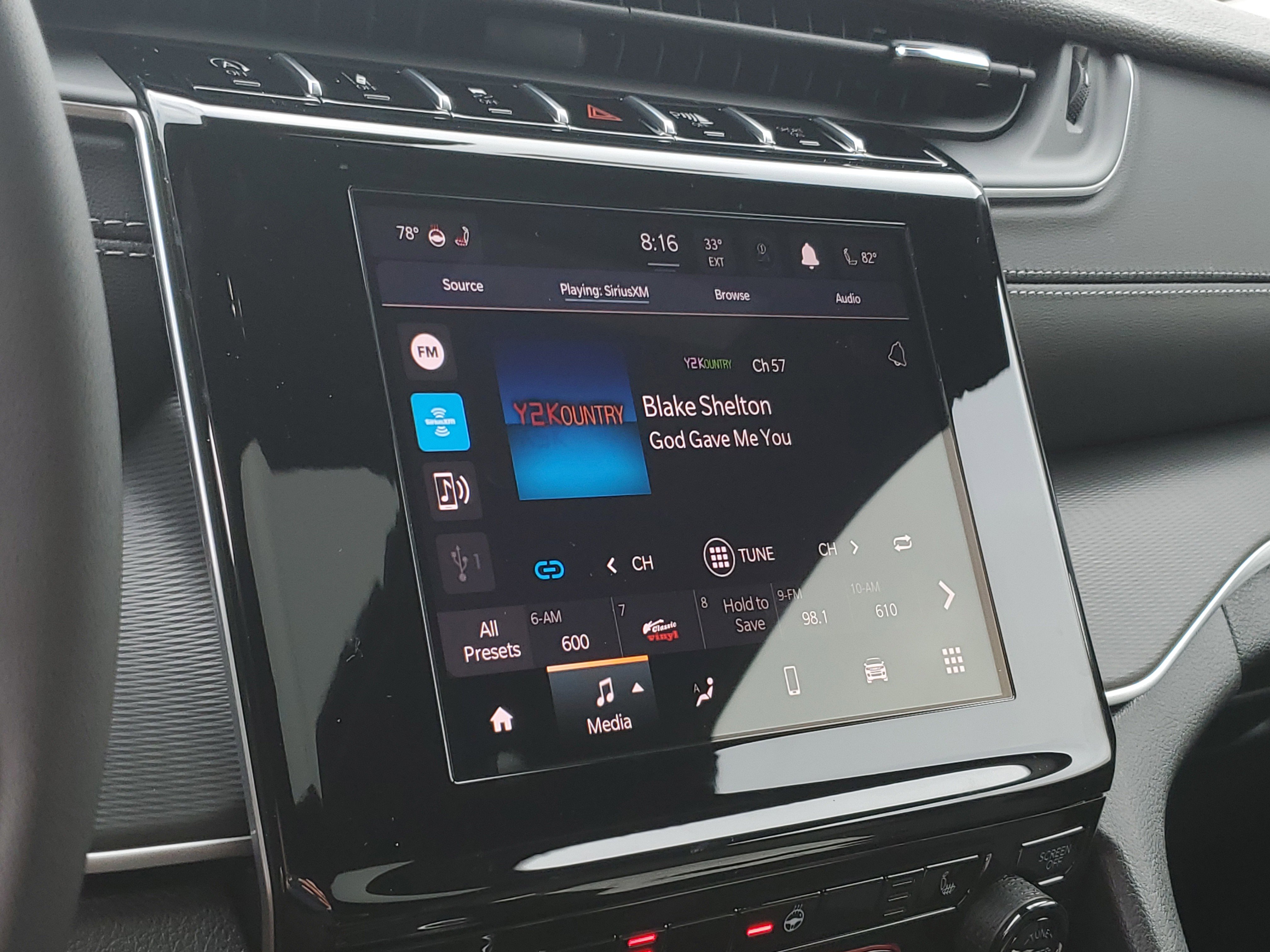 New 2025 Jeep Grand Cherokee Laredo w/ Luxury Tech Group I image 16