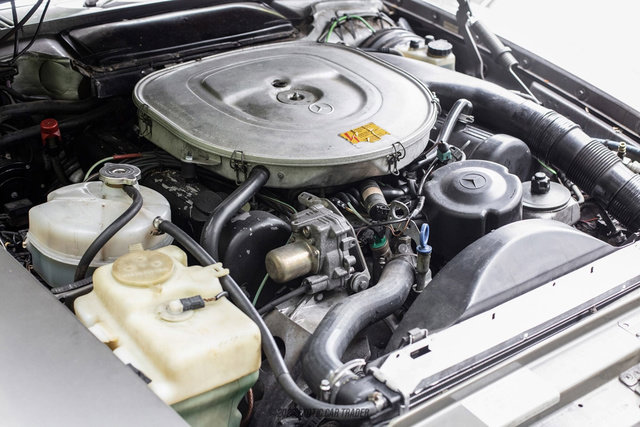 Used 1987 Mercedes-Benz 560 SL image 18