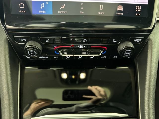 Used 2024 Jeep Grand Cherokee Limited 4xe image 23