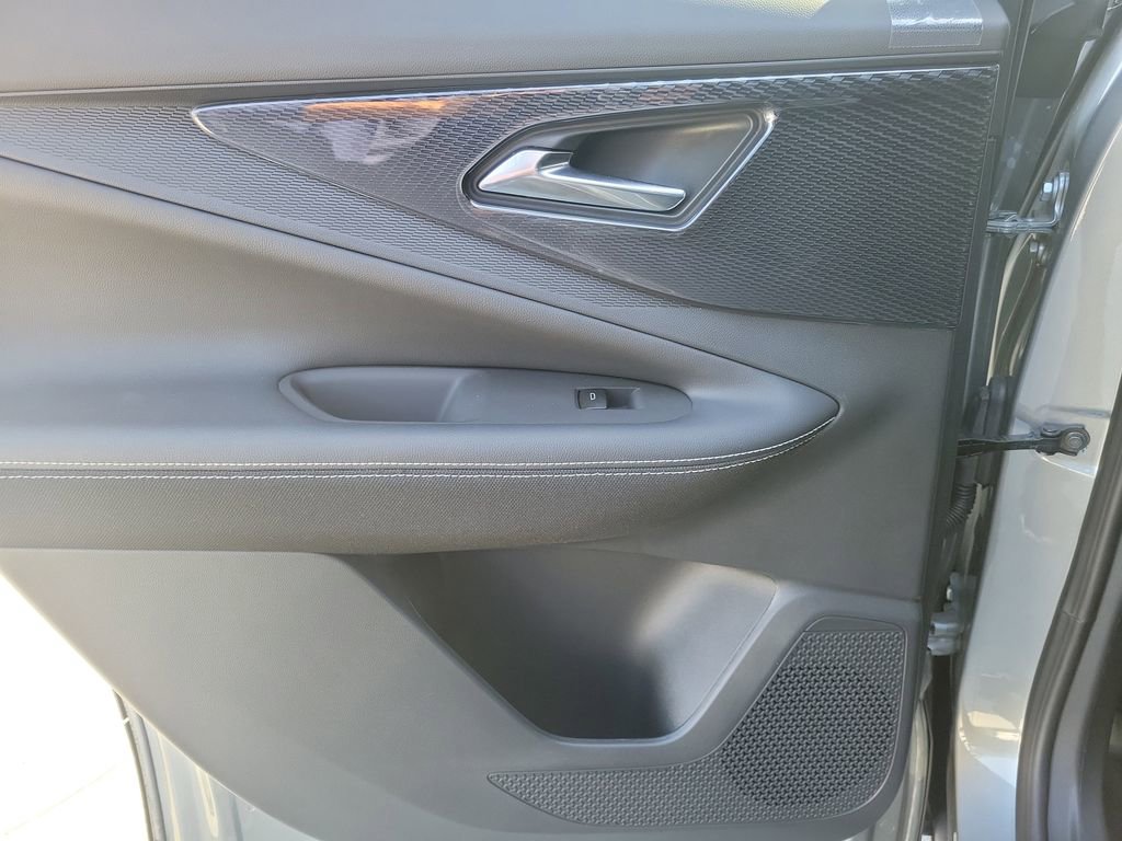 Used 2025 Chevrolet Blazer EV LT w/ Midnight/Sport Edition image 14